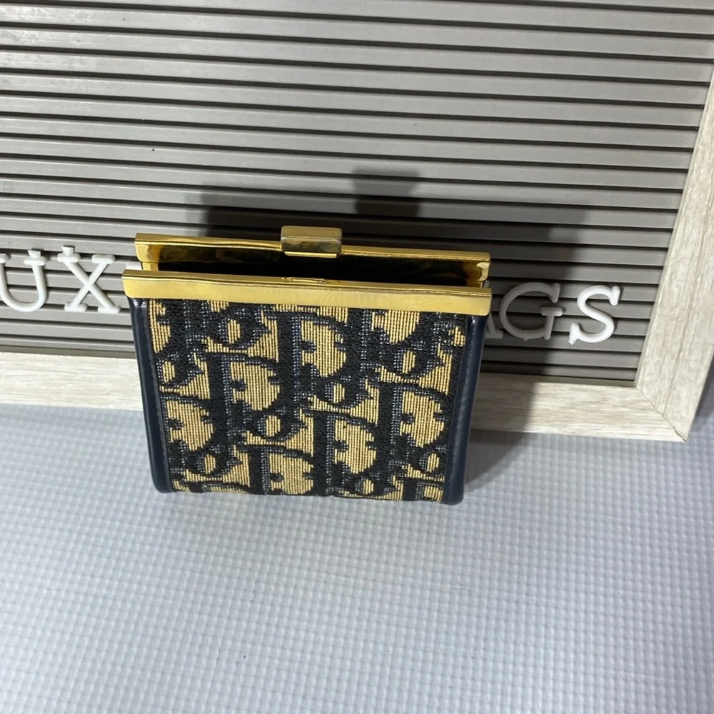 Dior kiss lock short purse